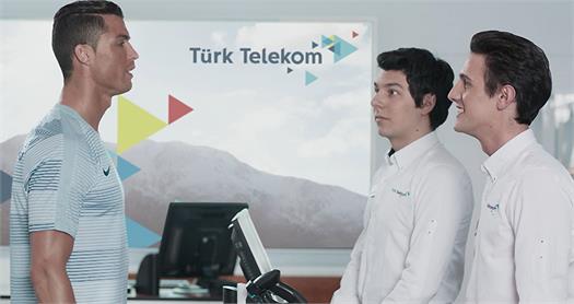 Türk Telekom'un GİGA 4.5G yüzü Ronaldo 