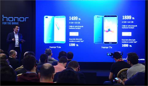 Honor Türkiye ilk telefonları Honor 7X ve Honor 9 Lite’ı tanıttı  ​