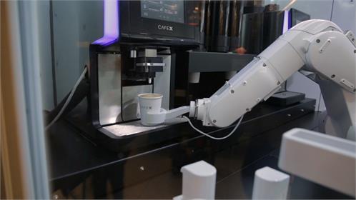 25 bin dolarlık robot barista saatte 120 kahve yapıyor